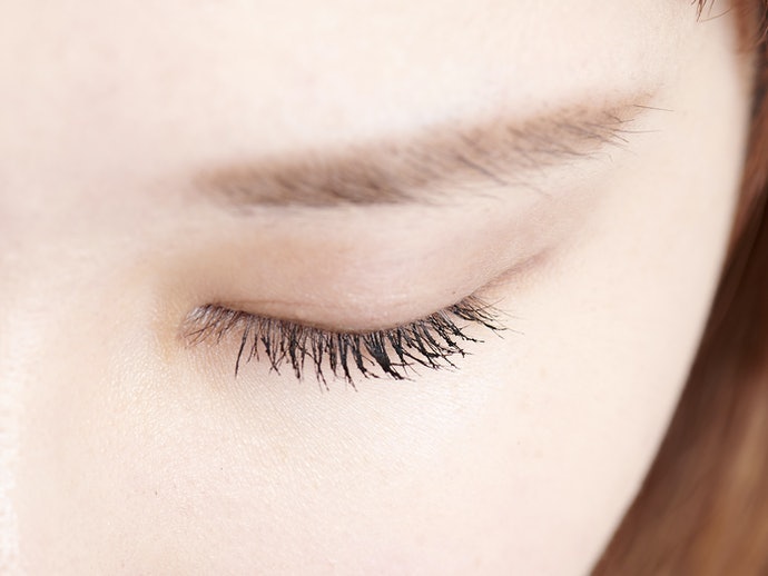Mascara Làm Dày Mi: Phù Hợp Với Những Bạn Mi Thưa Và Ít