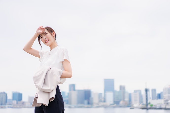 Với Người Đổ Mồ Hôi Nhiều Hoặc Đi Bơi: Chọn Kem Chống Nước, Kháng Mồ Hôi