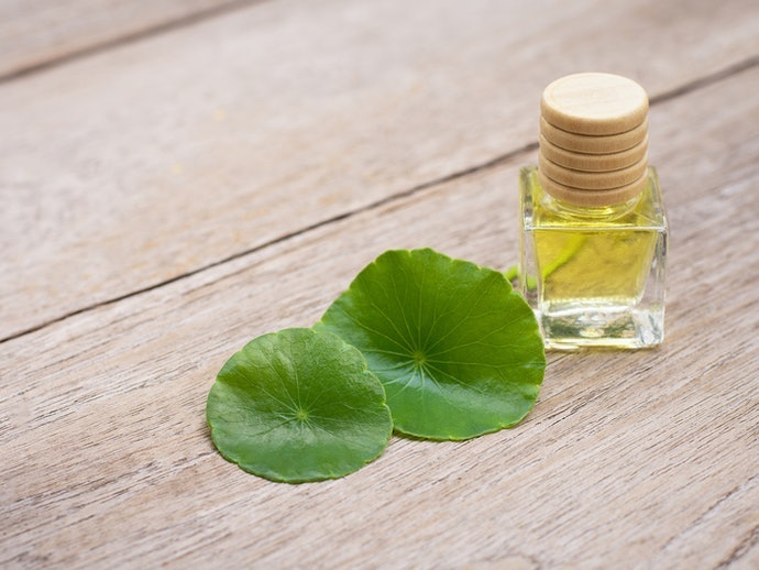 Niacinamide, Chiết Xuất Centella Asiatica: Trị Mụn Viêm Sưng Đỏ