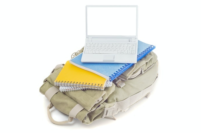Tìm Balo Có Ngăn Đựng Chuyên Dụng Cho Laptop và Máy Tính Bảng