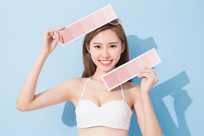 Dưỡng Trắng Da: Chọn Toner Có Bổ Sung Axit tranexamic, Dẫn Xuất Vitamin C