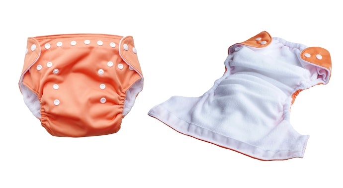 Chọn Quần Bỏ Bỉm Dạng Khóa Dán Hoặc Khuy Bấm Dễ Thay
