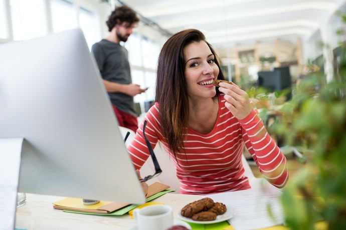Chia Nhỏ Và Đóng Gói Riêng Từng Khẩu Phần Ăn
