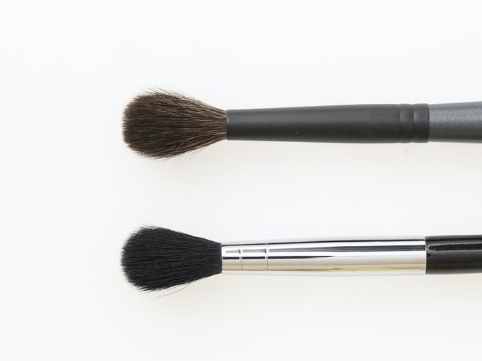 Cọ Tán Màu (Blending Blush): Tạo Ra Sự Chuyển Màu Tinh Tế