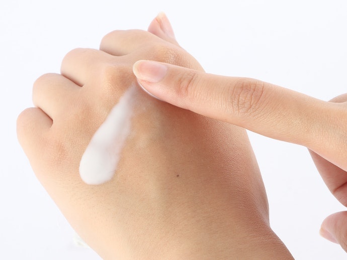Tóc Hư Tổn Thấp: Chọn Sữa Dưỡng Tóc Bóng Mượt