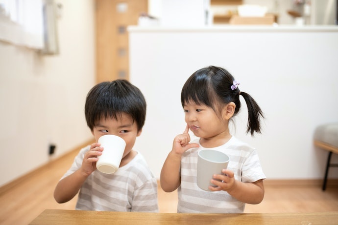 Chọn Sữa Giàu Chất Xơ, Probiotics Để Hạn Chế Táo Bón, Đồng Thời Tăng Cường Bổ Sung Rau Xanh, Trái Cây