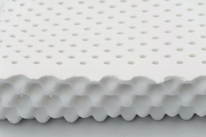 Nệm Foam: Nhẹ, Độ Cứng Vừa Phải