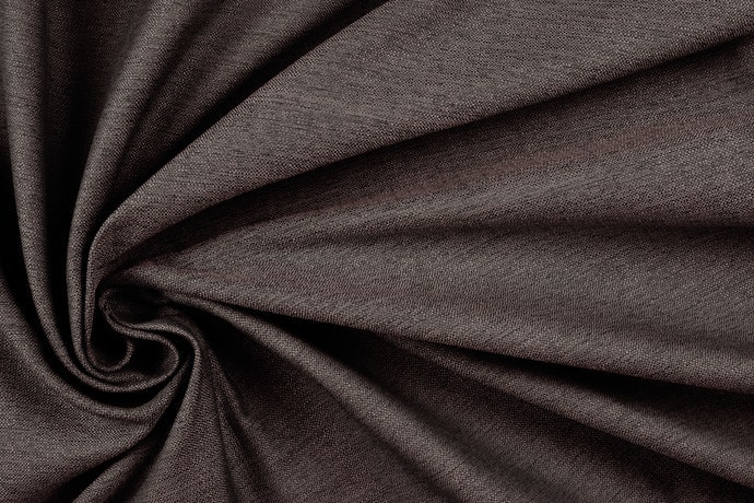 Vải Polyester: Dễ Dàng Giặt Ủi, Ít Bị Nhăn