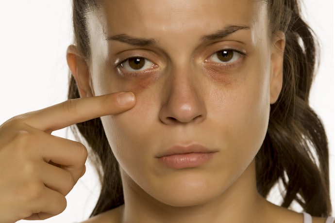 Bọng Mắt: Chọn Thành Phần Chống Nhăn Hoặc Kích Hoạt Tuần Hoàn Máu