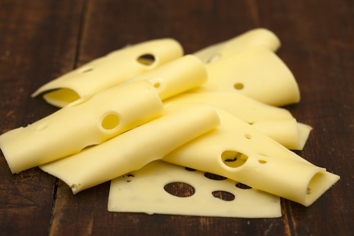 Phô Mai Emmental: Vị Chua Nhẹ Dễ Ăn, Phù Hợp Với Món Súp