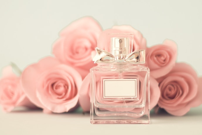 Eau De Toilette: Hương Thơm Nhẹ Nhàng Thích Hợp Nơi Công Sở
