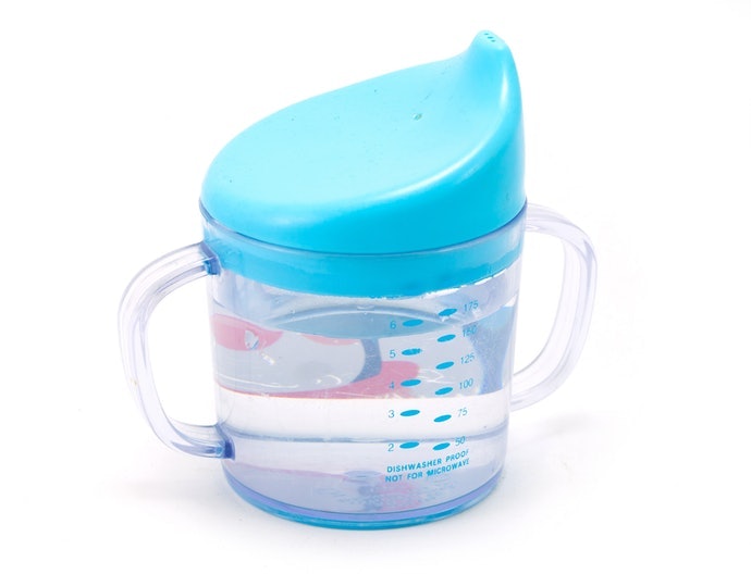 Chọn Bình Vòi Mút, Dung Tích Nhỏ Từ 140 - 200 mL