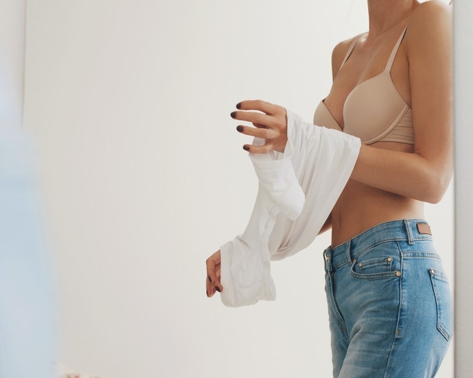 Mặc Áo Thun, Áo Trơn Bó Sát: T-shirt Bra