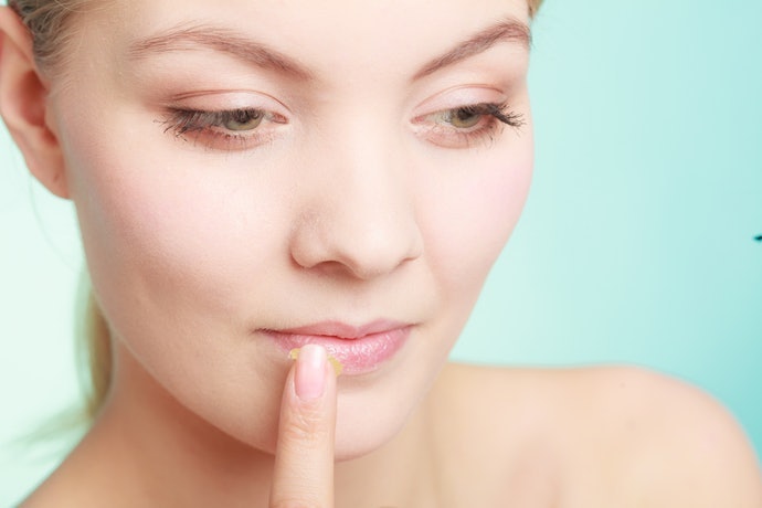 Chọn Dòng Son Có Khả Năng Dưỡng Ẩm Nếu Bạn Lo Lắng Về Khô Môi