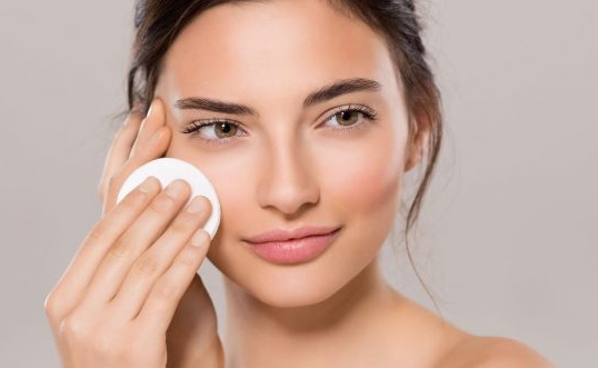 Bổ Sung Các Thành Phần Tẩy Tế Bào Chết: Chọn AHA Hoặc BHA