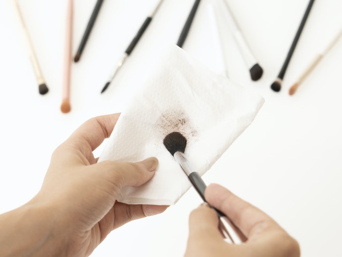 Lông Nhân Tạo: Dễ Chăm Sóc Và Bảo Quản Cho Người Mới Tập Makeup