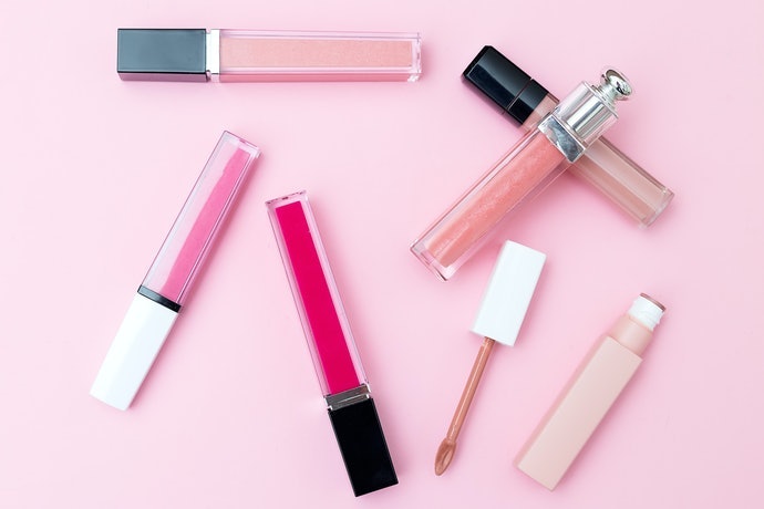 Loại Đầu Cọ: Dễ Điều Chỉnh Lượng Son, Cho Người Thích Linh Hoạt Phong Cách Makeup