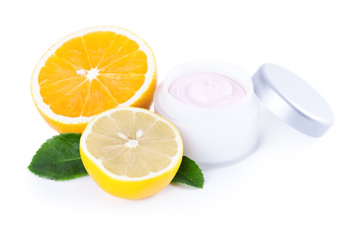 Làn Da Nhiều Bã Nhờn: Chọn Thành Phần Như Vitamin C, Vitamin E