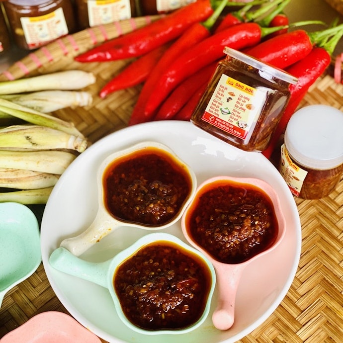 Chỉ Chứa Ớt, Dầu Và Gia Vị: Hương Vị Cơ Bản, Dễ Kết Hợp Mọi Món Ăn