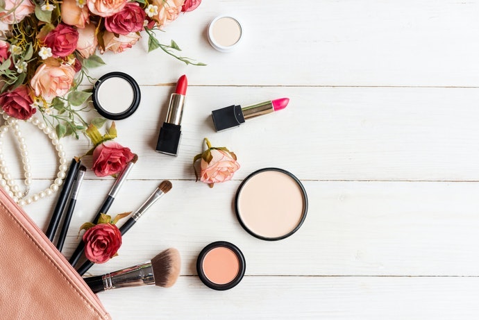 Bạn Nữ, Đồng Nghiệp, Sếp: Những Món Đồ Cao Cấp Một Chút