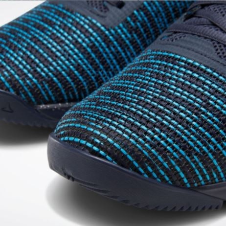 Chất Liệu FlexWeave, Thách Thức Những Chuyển Động Khó