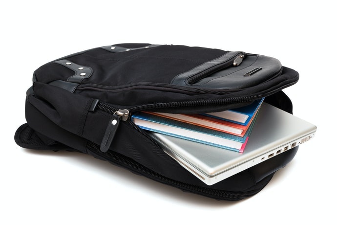 Kiểm Tra Ngăn Đựng Laptop