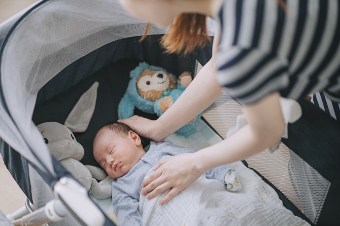 Chọn Nôi Đạt Các Tiêu Chuẩn An Toàn Như Chứng Nhận CPC, Tiêu Chuẩn Của CPSC, v.v.