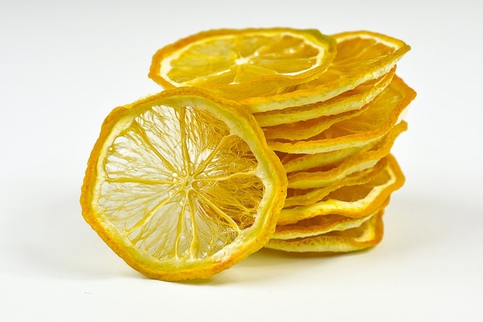 Axit Citric Chứa Trong Chanh Và Mơ Giúp Tỉnh Táo Tinh Thần