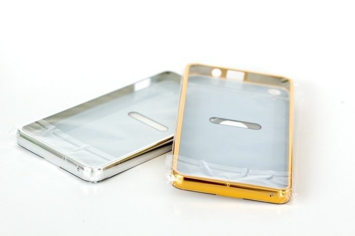 Ốp Cứng: Bảo Vệ iPhone Bằng Nhựa Cứng Và Kính Cường Lực