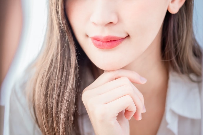 Son Khoá Màu Môi Lip Coat Có Nhũ Giúp Thêm Hiệu Ứng Long Lanh
