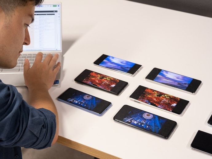 Dù Không Chơi Game Vẫn Nên Chọn Tốc Độ Làm Tươi Từ 90hz Trở Lên Để Thao Tác Mượt Mà