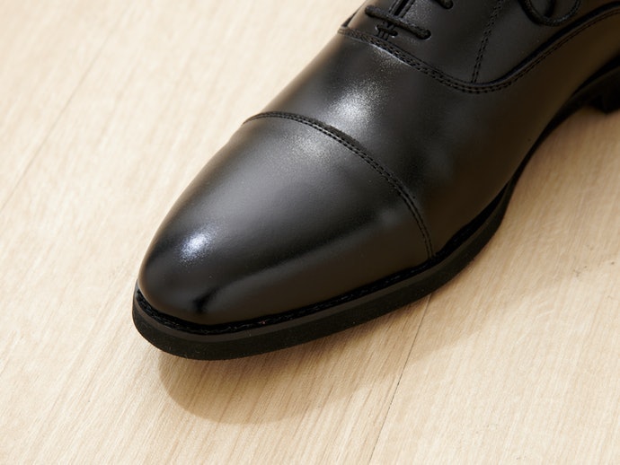 Giày "Cap Toe" Hoàn Hảo Cho Những Dịp Trang Trọng
