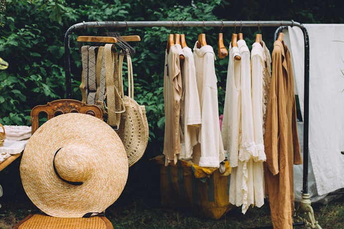 Giá Treo Quần Áo Gỗ - Phù Hợp Không Gian Vintage