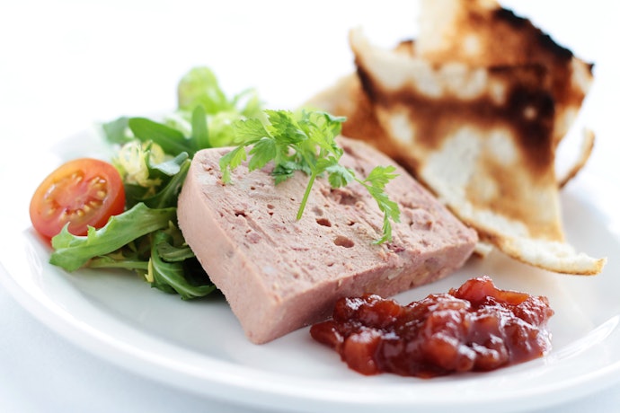 Dạng Khối: Bày Biện Đẹp Mắt Trên Bàn Ăn
