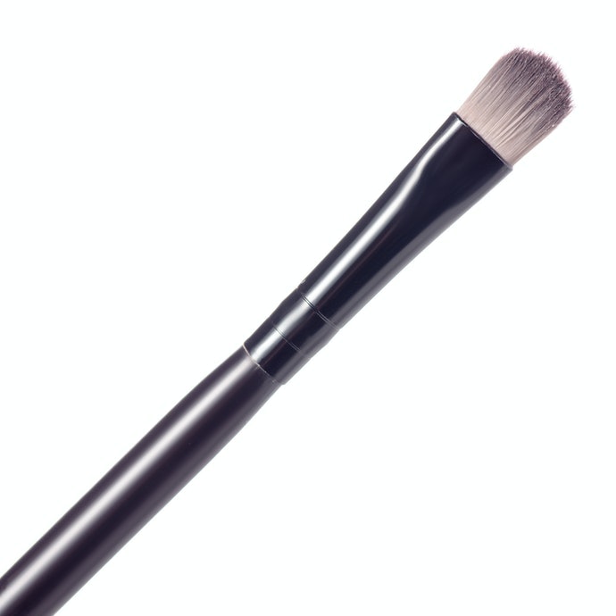 Eyeliner Dạng Phấn Nén: Chọn Loại Cọ Dễ Lấy Phấn