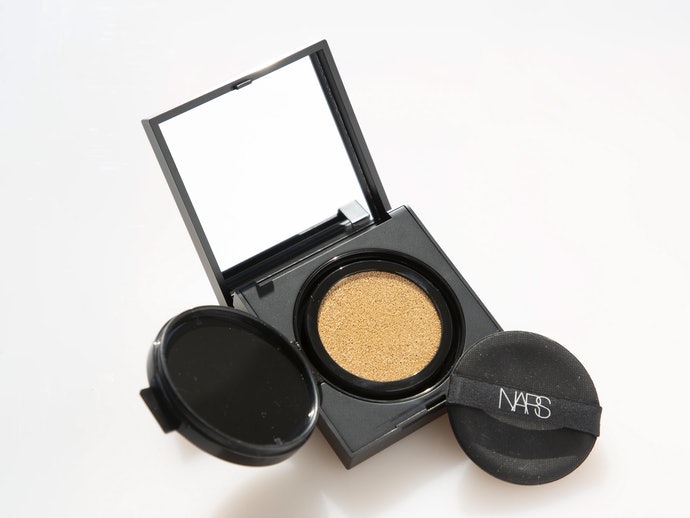 Dạng Cushion: Không Cần Kỹ Thuật Tán Nền, Rút Ngắn Thời Gian Makeup