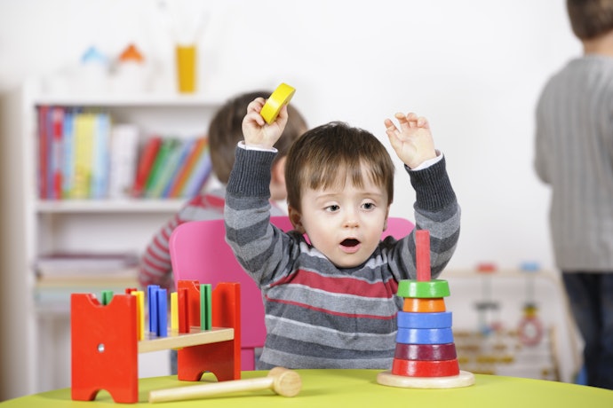 Bé Từ 1 - 3 Tuổi: Chọn Những Món Quà Dễ Thương, Cho Bé Tự Do Phát Triển Tư Duy