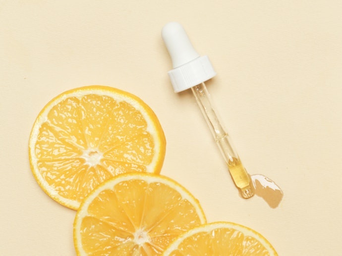Thành Phần Có Chứa Vitamin C: Dành Cho Ai Đang Rối Loạn Kết Cấu Da