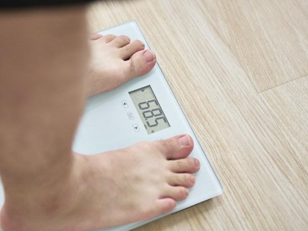 Tính Năng Bật Tự Động: Có Thể Bật Nguồn Mà Không Cần Phải Cúi Người