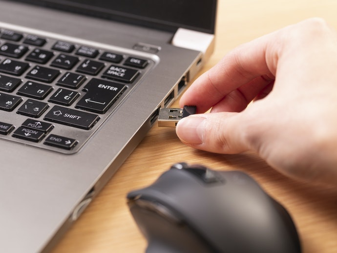 Kết Nối Có Đầu Thu USB: Cài Đặt Dễ Dàng, Nhanh Chóng