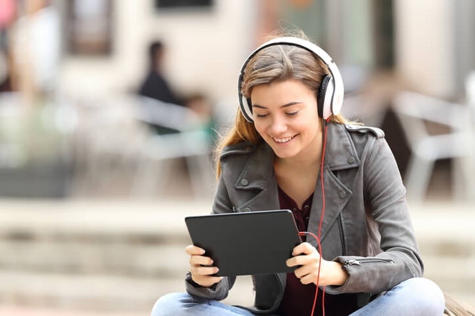 Luyện Nghe Và Phát Âm: App Có Tài Liệu Âm Thanh