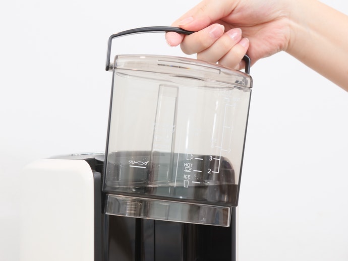 Dễ Thêm Nước Với Bình Chứa Tháo Rời