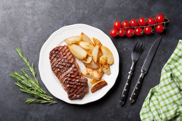 Table Fork Để Dùng Các Món Chính Với Lát Thịt Dày