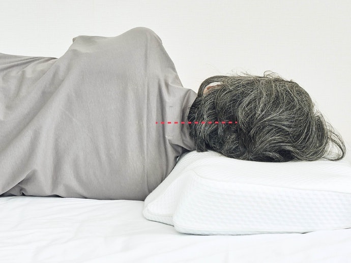 Nằm Nghiêng Khi Ngủ, Chọn Gối Có Chiều Cao Khoảng 10 Cm