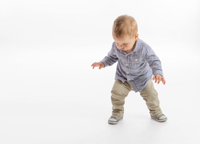 Bé Dưới 1 Tuổi: Chọn Giày Mềm, Ôm Chân