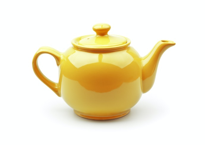 Thưởng Thức Hương Vị Của Trà: Chọn Ấm Trà Gốm Như Gốm Bát Tràng, Ấm Tử Sa, v.v.