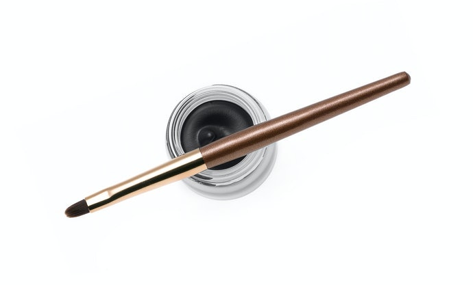 Eyeliner Dạng Gel, Lỏng: Chọn Cọ Làm Từ Sợi Tổng Hợp