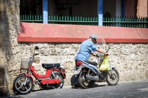 Nếu Nhiều Đồ Đạc, Sách Vở: Chọn Xe Có Cốp To