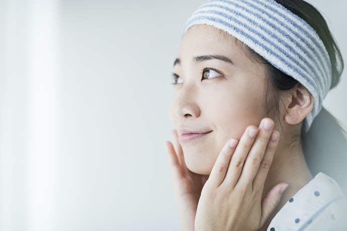 Da Khô: Chọn Toner Bổ Sung Thành Phần Dưỡng Ẩm