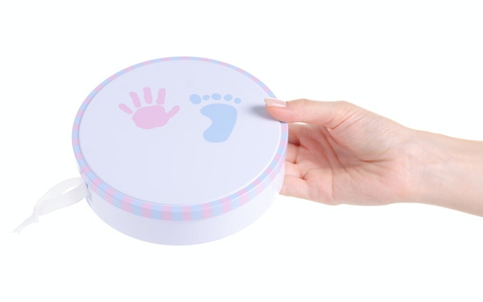Vật Phẩm Lưu Giữ Kỷ Niệm: Cần Hỏi Trước Với Gia Đình Bé